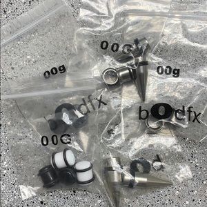 plugs, tapers, and tunnels with o rings 4G - 00G